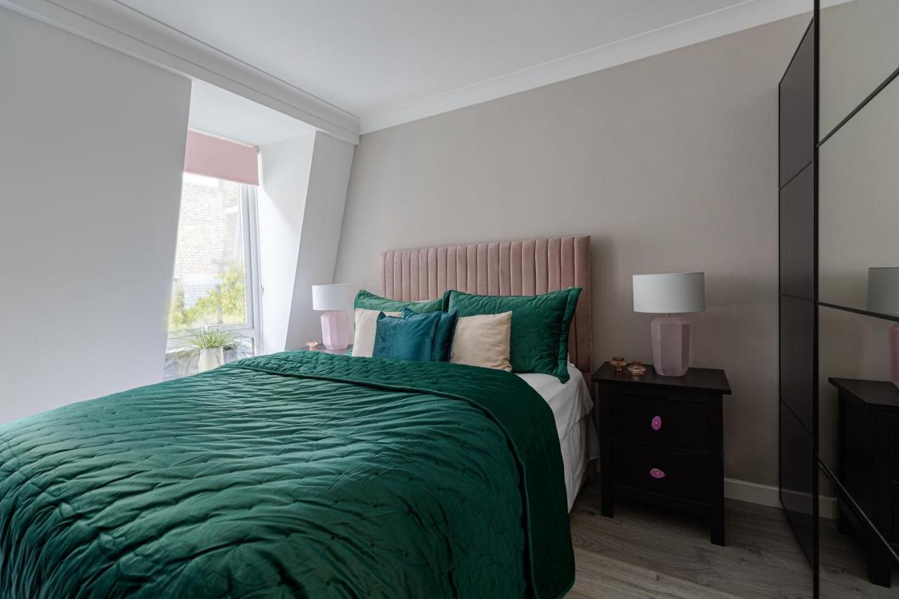 Explore The Most Exquisite West-End From A Harrods Family And Couple Home London Kültér fotó